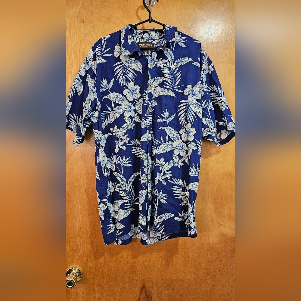 Cooke Street • Blue Hawaiian Button Up • Size L • 100% Cotton